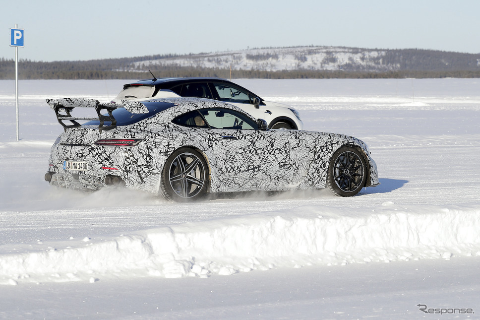 メルセデス AMG GT R ブラックシリーズ開発車両(スクープ写真)《APOLLO NEWS SERVICE》