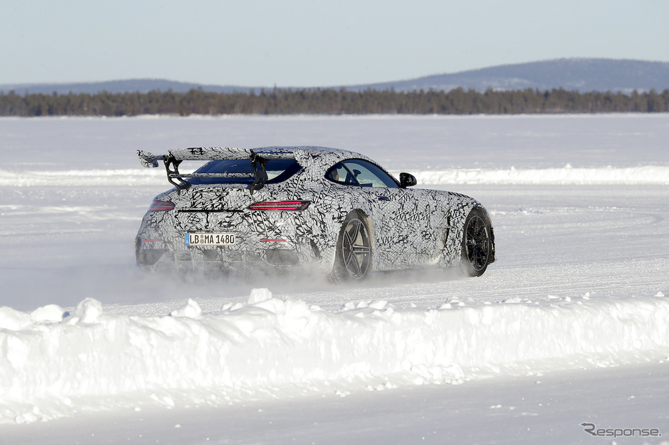メルセデス AMG GT R ブラックシリーズ開発車両(スクープ写真)《APOLLO NEWS SERVICE》