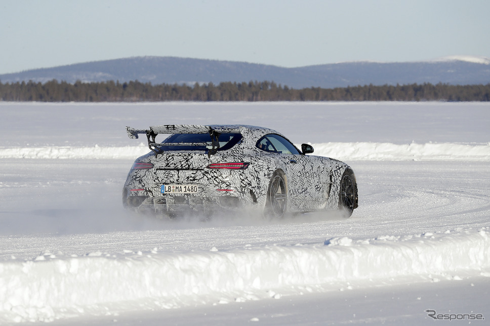 メルセデス AMG GT R ブラックシリーズ開発車両(スクープ写真)《APOLLO NEWS SERVICE》