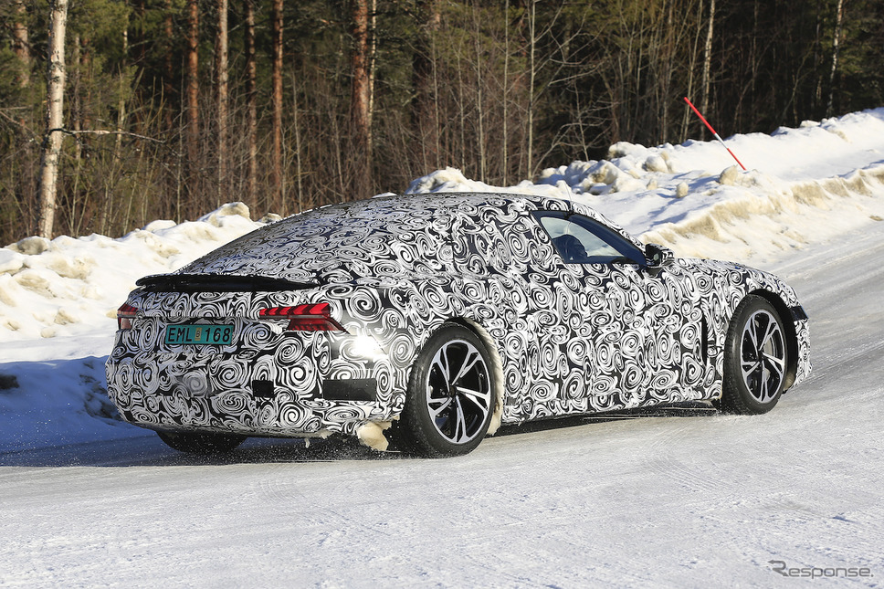 アウディ e-tron GT 開発車両(スクープ写真)《APOLLO NEWS SERVICE》