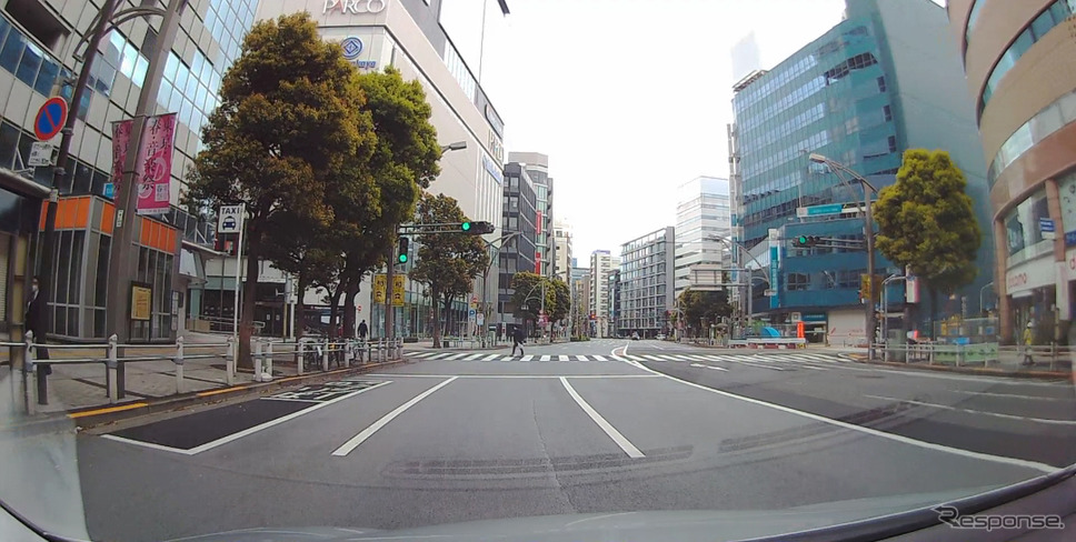 上野広小路周辺。とにかく車が少なく前も後ろも車が見えない事も多々。《PHOTO:藤澤純一》