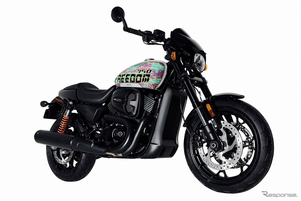 ストリートロッド FREEDOM EDITION designed by GraphersRock《画像:ハーレーダビッドソン ジャパン》