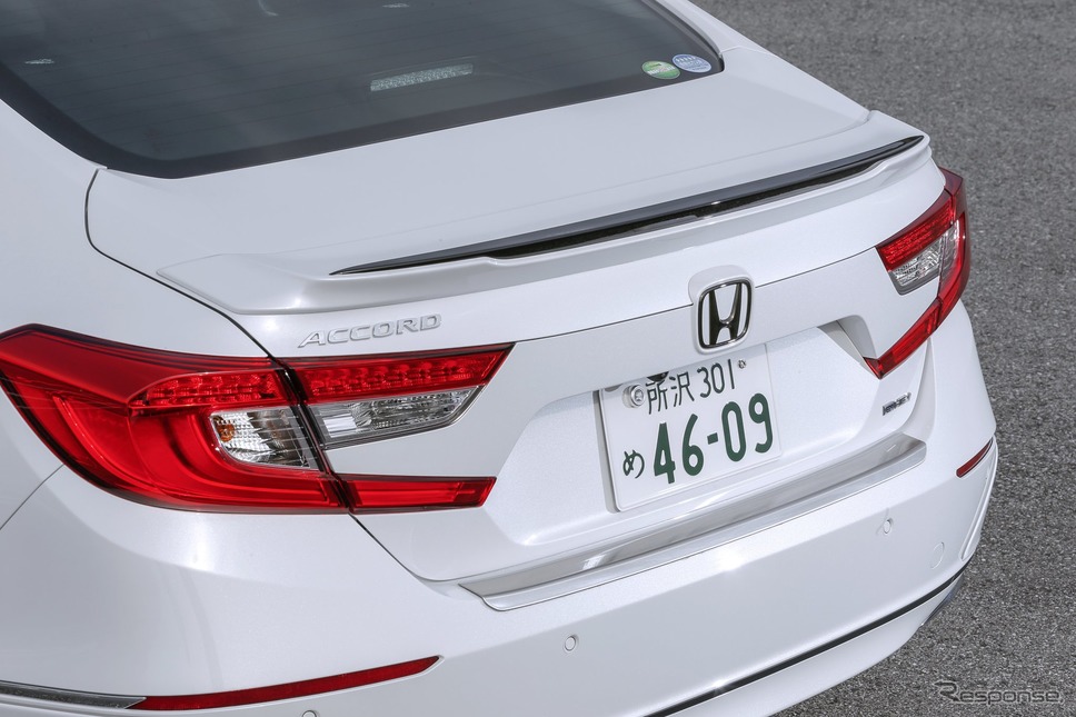 ホンダアクセス アコード純正アクセサリー装着車(トランクスポイラー)《画像 ホンダアクセス》