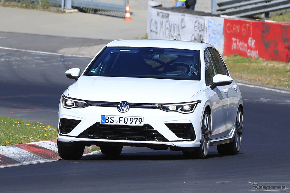 VW ゴルフR 新型プロトタイプ(スクープ写真)《APOLLO NEWS SERVICE》