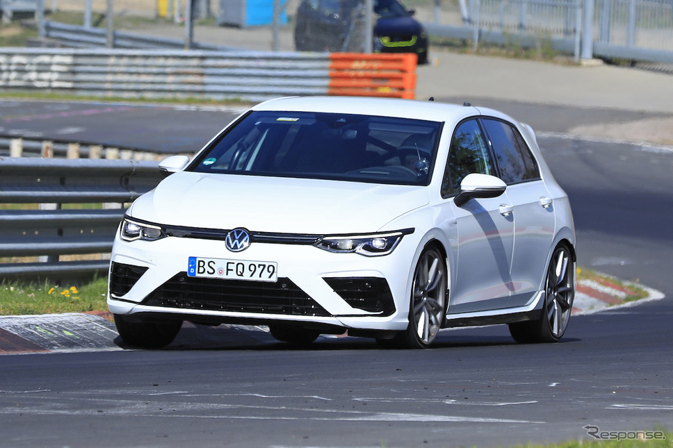 VW ゴルフR 新型プロトタイプ(スクープ写真)《APOLLO NEWS SERVICE》