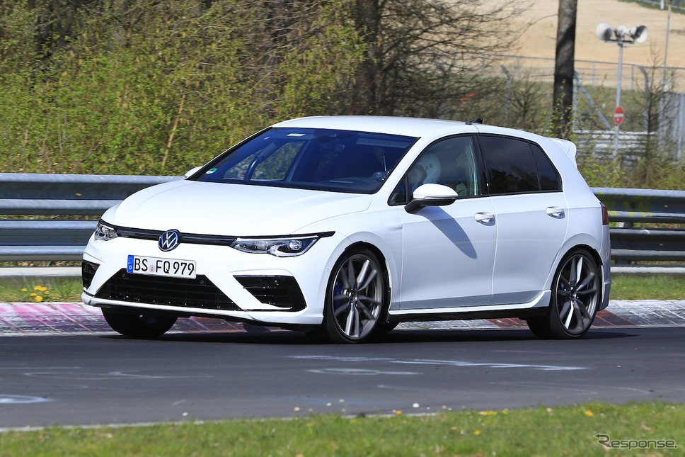 VW ゴルフR 新型プロトタイプ(スクープ写真)《APOLLO NEWS SERVICE》