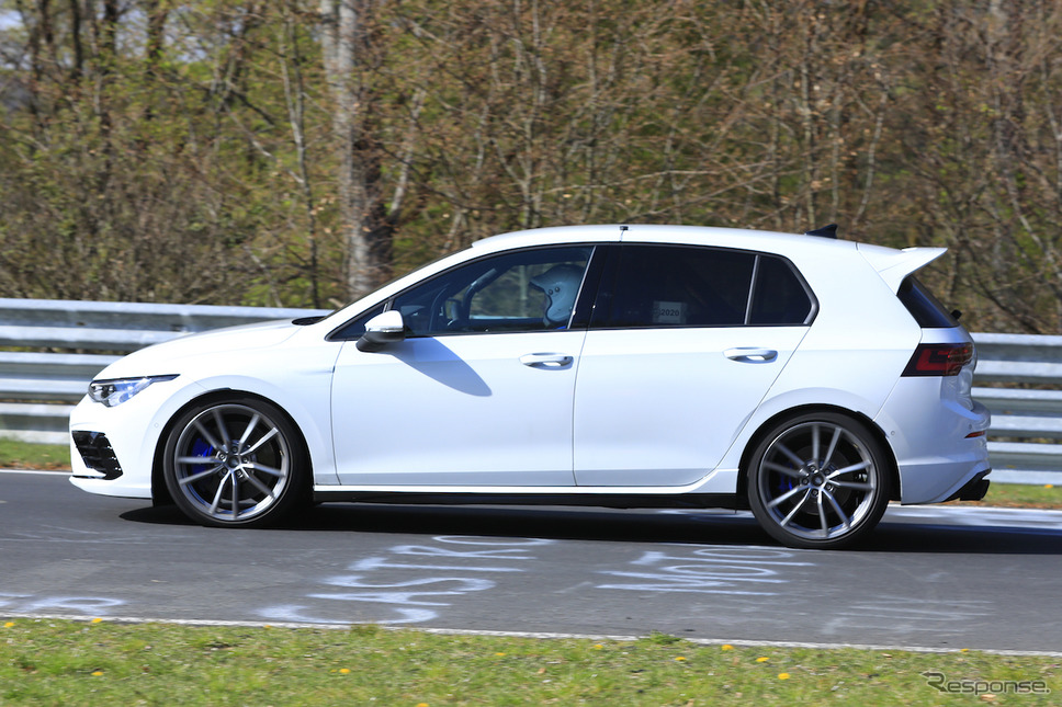 VW ゴルフR 新型プロトタイプ(スクープ写真)《APOLLO NEWS SERVICE》