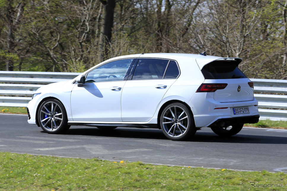 VW ゴルフR 新型プロトタイプ(スクープ写真)《APOLLO NEWS SERVICE》