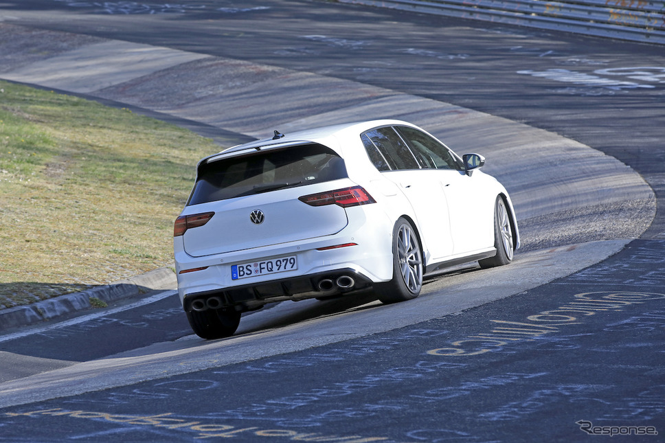 VW ゴルフR 新型プロトタイプ(スクープ写真)《APOLLO NEWS SERVICE》