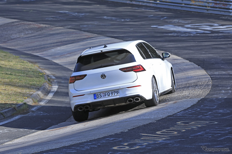 VW ゴルフR 新型プロトタイプ(スクープ写真)《APOLLO NEWS SERVICE》