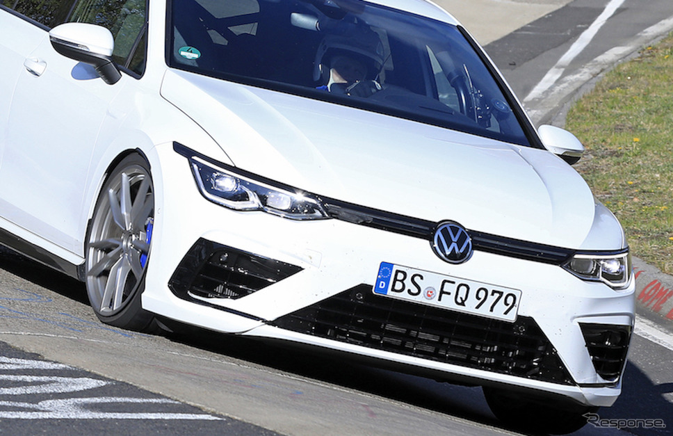 VW ゴルフR 新型プロトタイプ(スクープ写真)《APOLLO NEWS SERVICE》