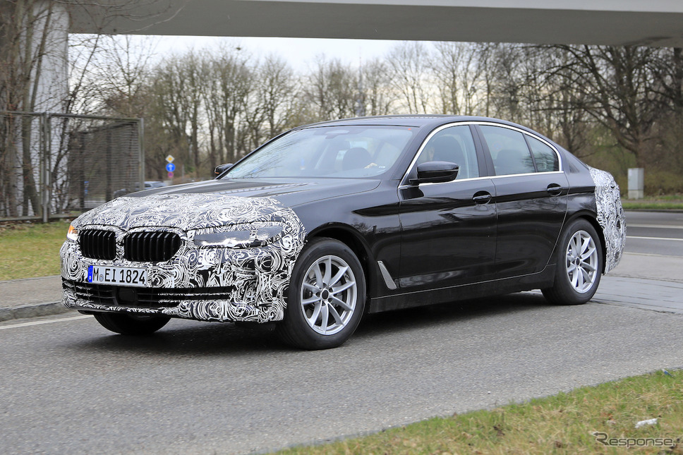 BMW 5シリーズ 改良新型プロトタイプ(スクープ写真)《APOLLO NEWS SERVICE》