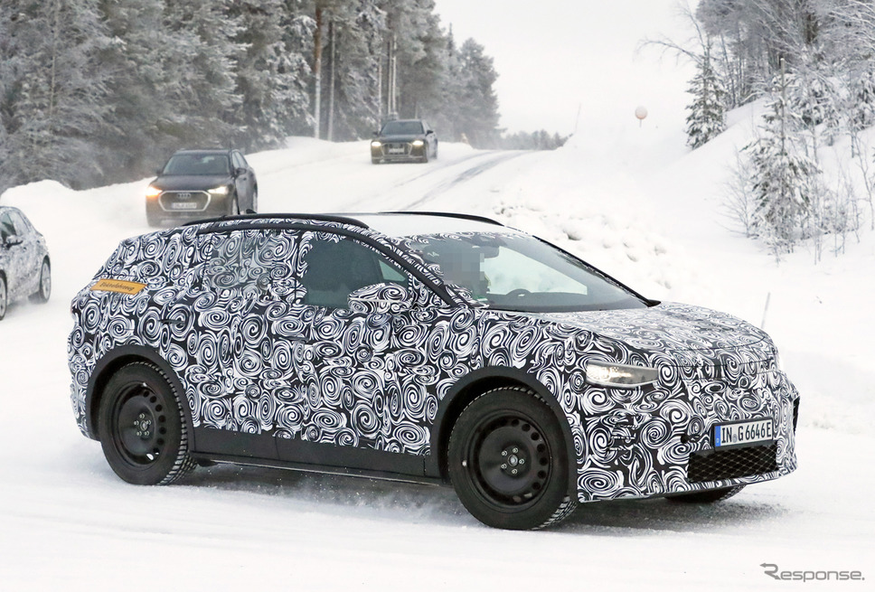 アウディ Q4 e-tron 開発車両(スクープ写真)《APOLLO NEWS SERVICE》