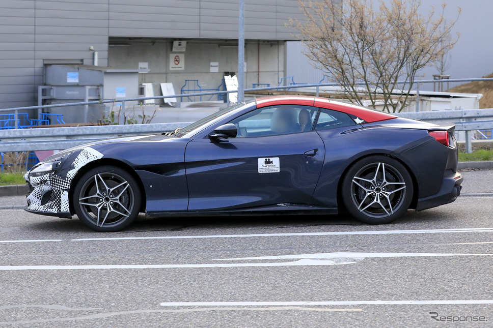 フェラーリ ポルトフィーノ 改良新型プロトタイプ(スクープ写真)《APOLLO NEWS SERVICE》