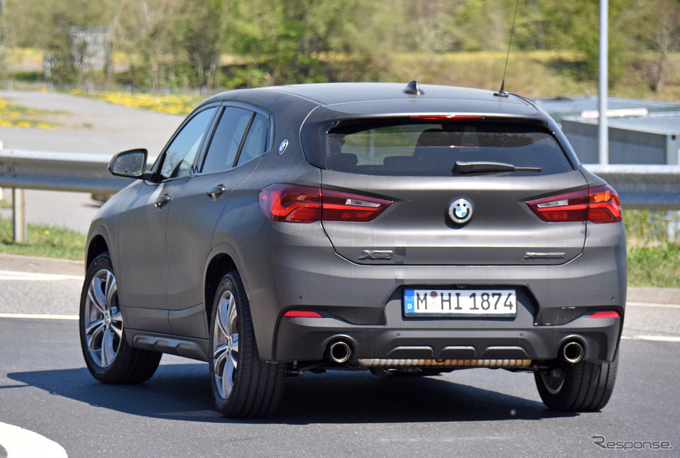 BMW X2 改良新型プロトタイプ（スクープ写真）《APOLLO NEWS SERVICE》