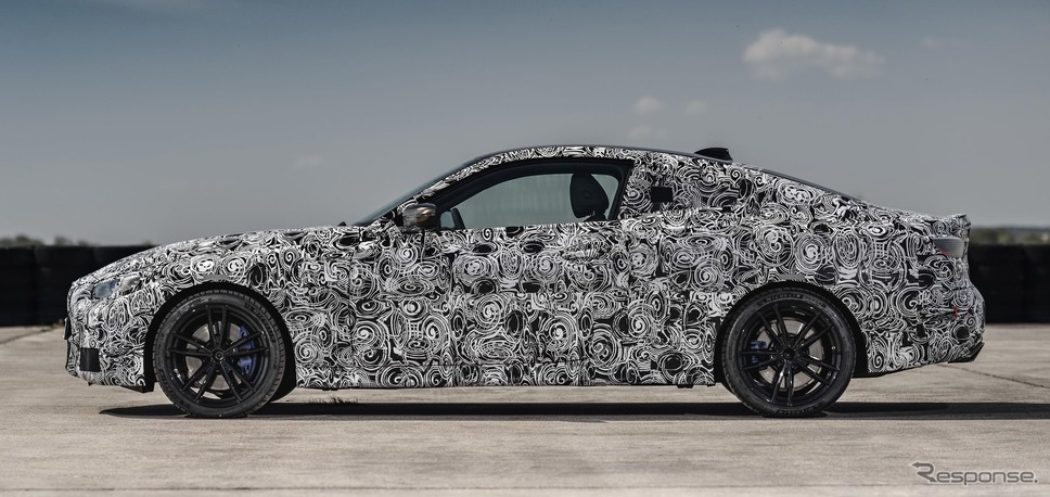 BMW 4シリーズ・クーペ 次期型のプロトタイプ《photo by BMW》