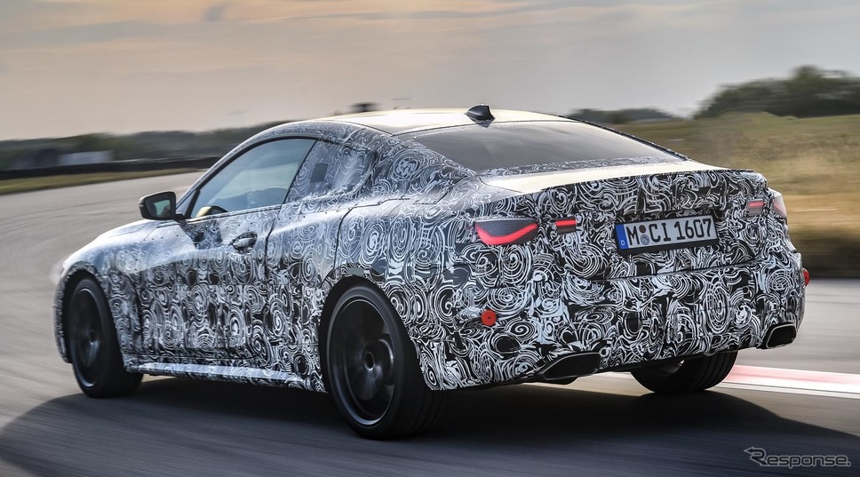 BMW 4シリーズ・クーペ 次期型のプロトタイプ《photo by BMW》