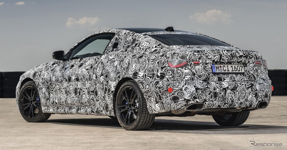 BMW 4シリーズ・クーペ 次期型のプロトタイプ《photo by BMW》