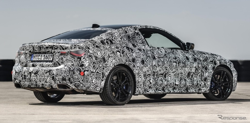 BMW 4シリーズ・クーペ 次期型のプロトタイプ《photo by BMW》