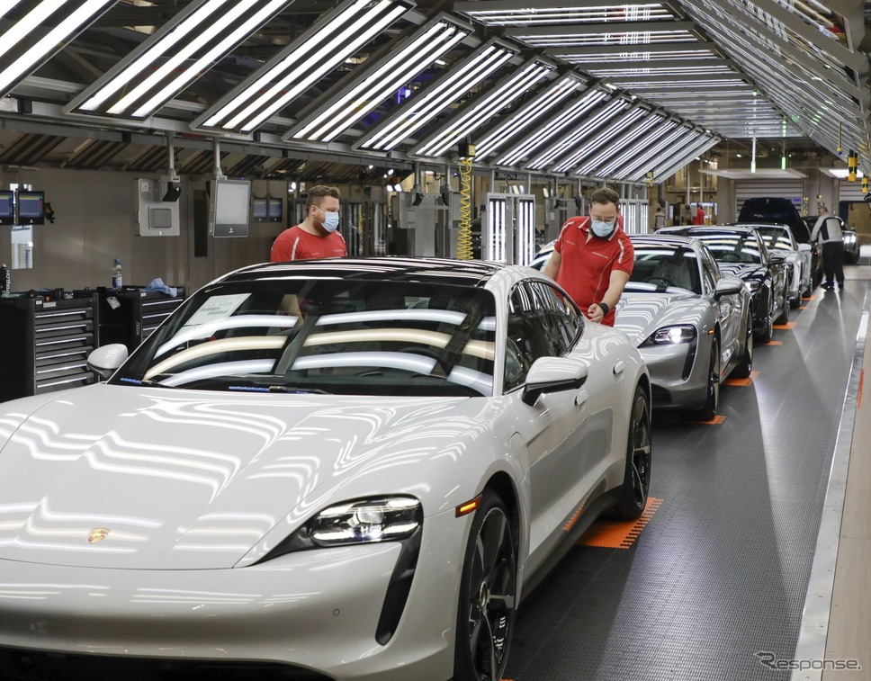 ポルシェ・タイカンを生産するドイツ・ツッフェンハウゼン工場《photo by Porsche》