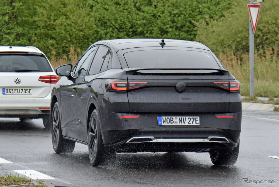 VW ID. 4 GTX(仮)プロトタイプ スクープ写真《APOLLO NEWS SERVICE》