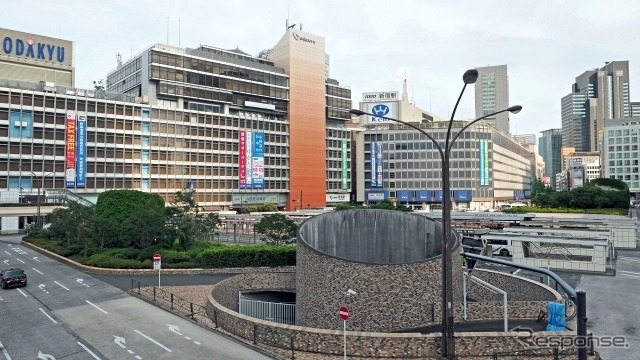 新宿駅西口《写真AC》