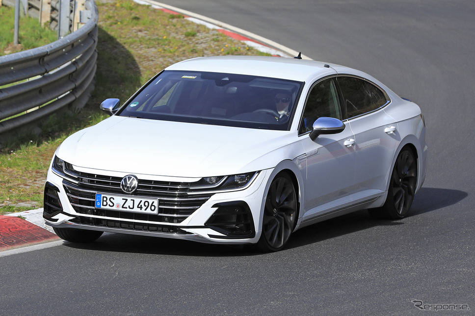 VW アルテオンR 開発車両(スクープ写真)《APOLLO NEWS SERVICE》
