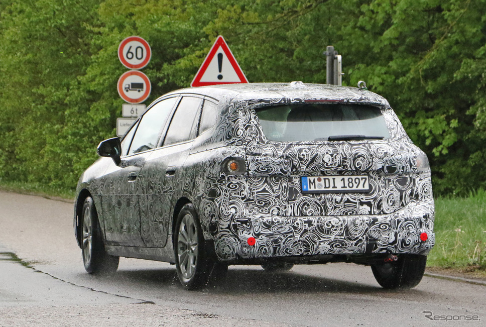 BMW 2シリーズ アクティブツアラー 次期型プロトタイプ(スクープ写真)《APOLLO NEWS SERVICE》