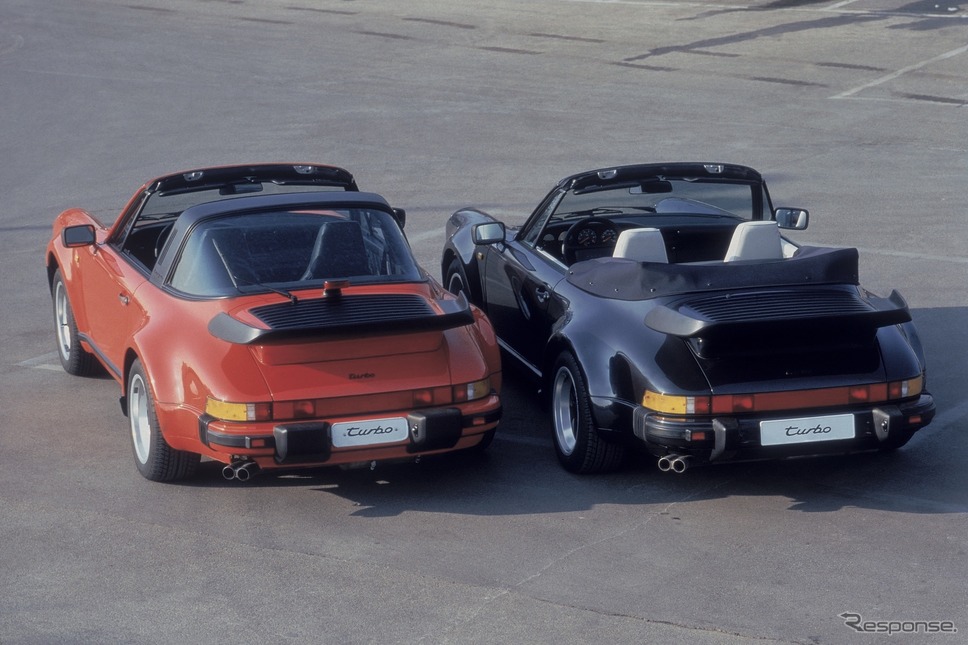 930型・911ターボ3.3タルガ（左）と911ターボ3.3カブリオ（1987年）《photo by Porsche》