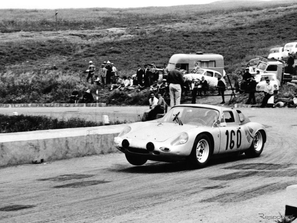 1963年のタルガ・フロリオ。ヨアキム・ボニエの718GTR（写真）が優勝。《photo by Porsche》
