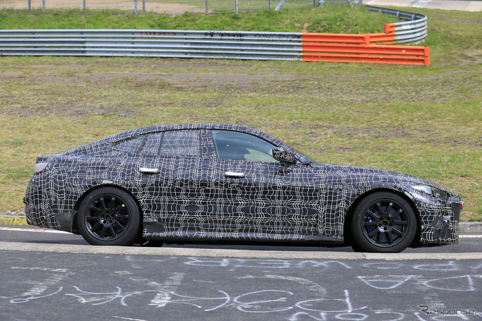 BMW 4シリーズ グランクーペ 新型プロトタイプ(スクープ写真)《APOLLO NEWS SERVICE》