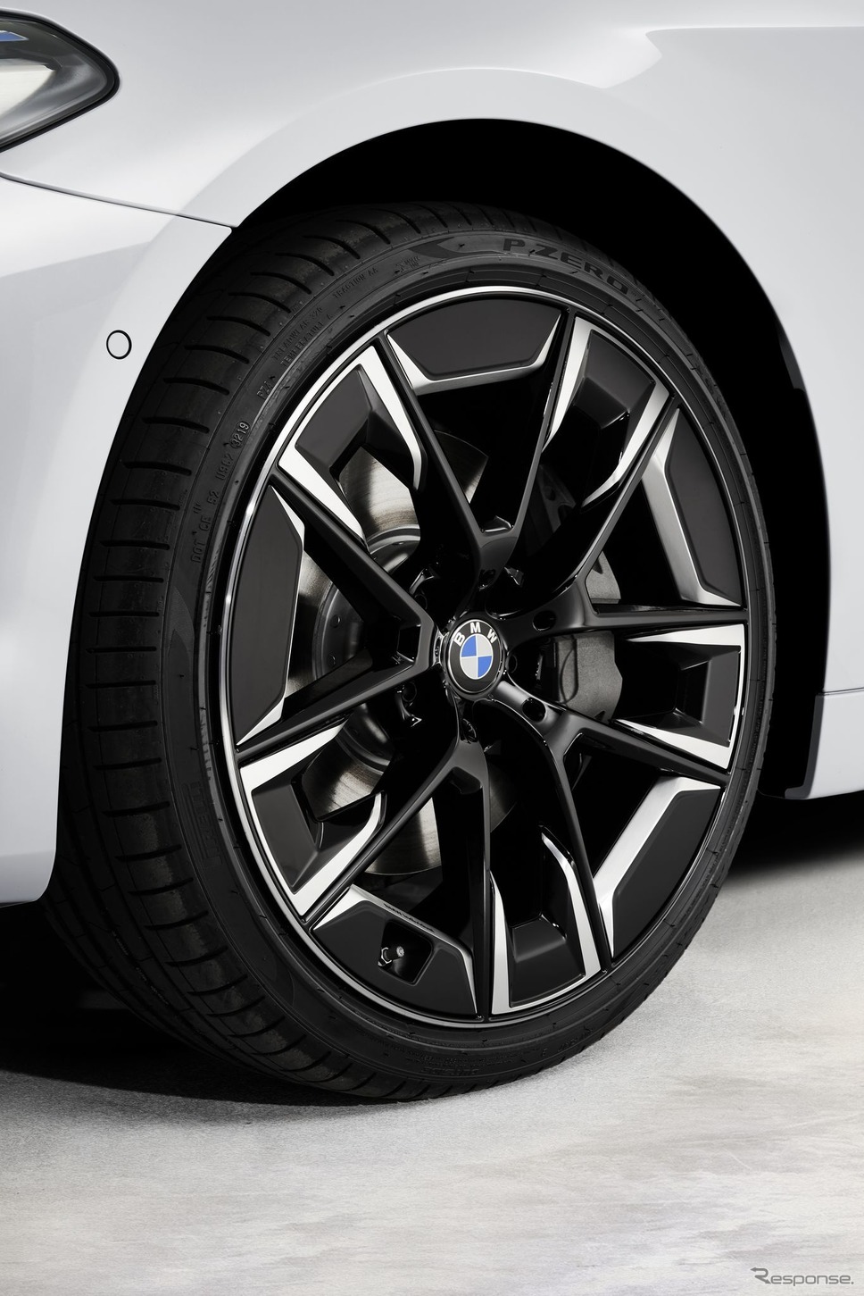 BMW 5シリーズ・セダン 改良新型《photo by BMW》