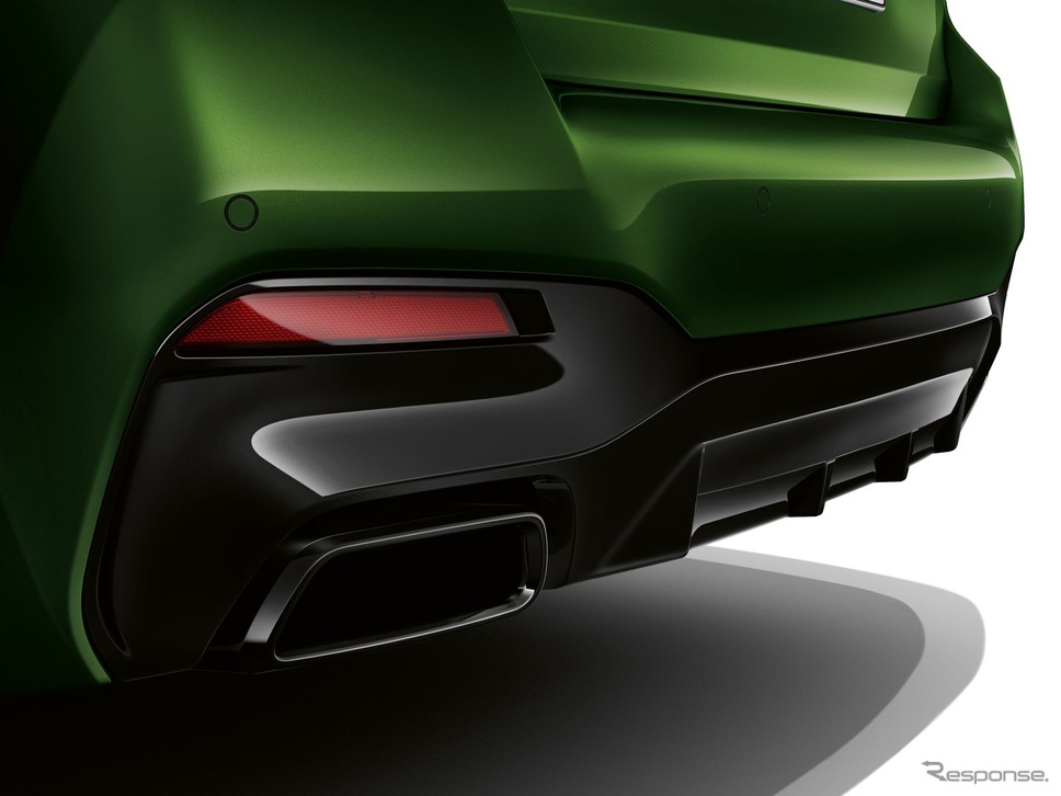BMW 5シリーズ・セダン 改良新型の M550i xDrive セダン《photo by BMW》