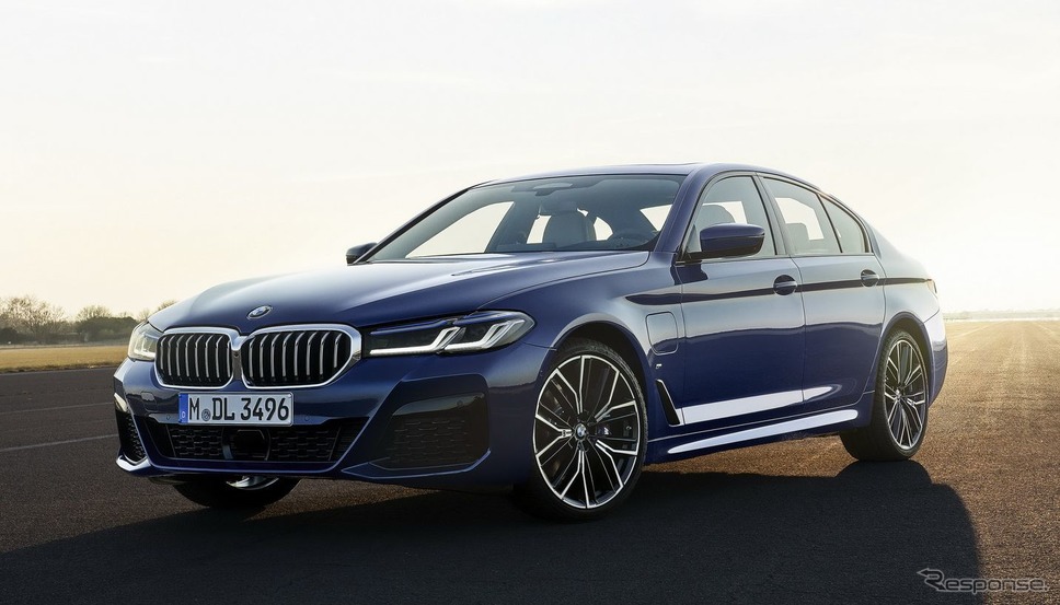 BMW 5シリーズ・セダン 改良新型のPHV「530e」《photo by BMW》