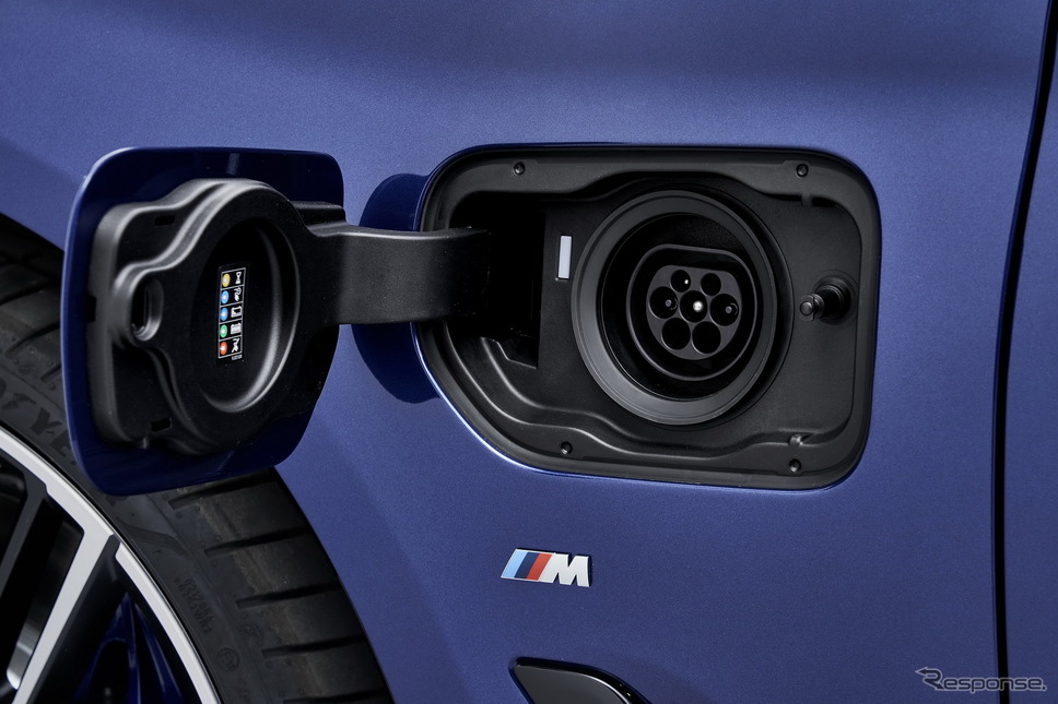 BMW 5シリーズ・セダン 改良新型のPHV「530e」《photo by BMW》