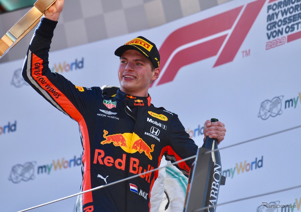 2019年のオーストリアGP優勝者、レッドブル・ホンダのマックス・フェルスタッペン。彼は2018年にもこのレースを制している（当時のマシンはレッドブル・TAGホイヤー）。《写真提供 Pirelli》