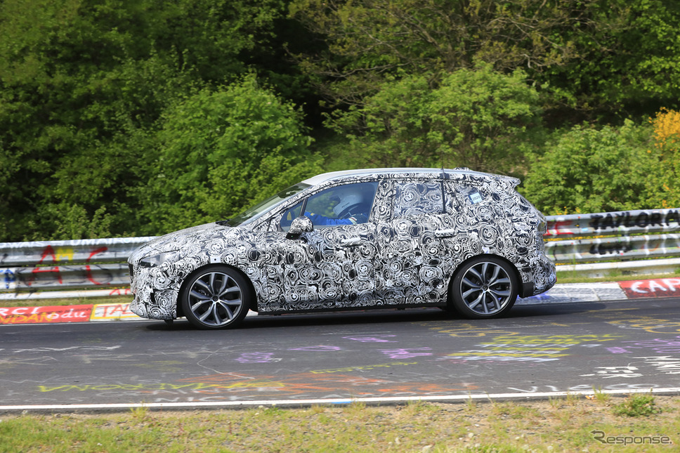 BMW 2シリーズ アクティブツアラー 新型プロトタイプ（スクープ写真）《APOLLO NEWS SERVICE》