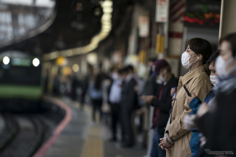 マスクを付けて出勤する人たちPhoto by Tomohiro Ohsumi/Getty Images News/ゲッティイメージズ