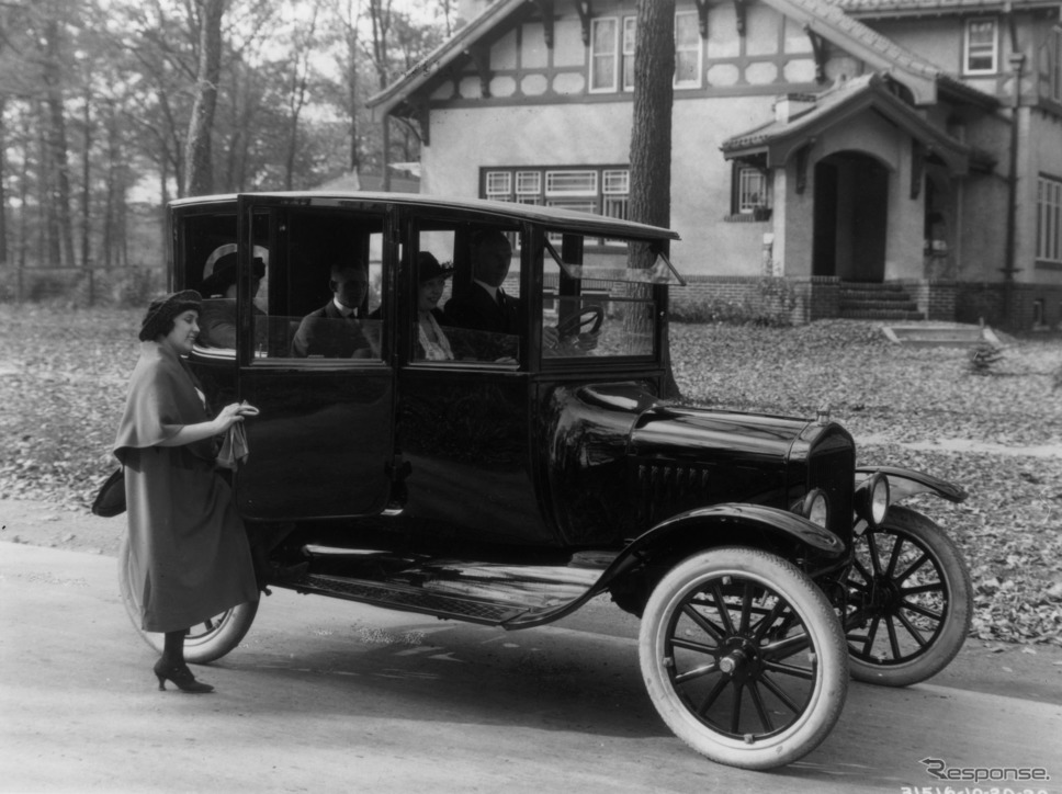 フォード T型（1924年）Photo by Three Lions/Getty Images/Hulton Archive