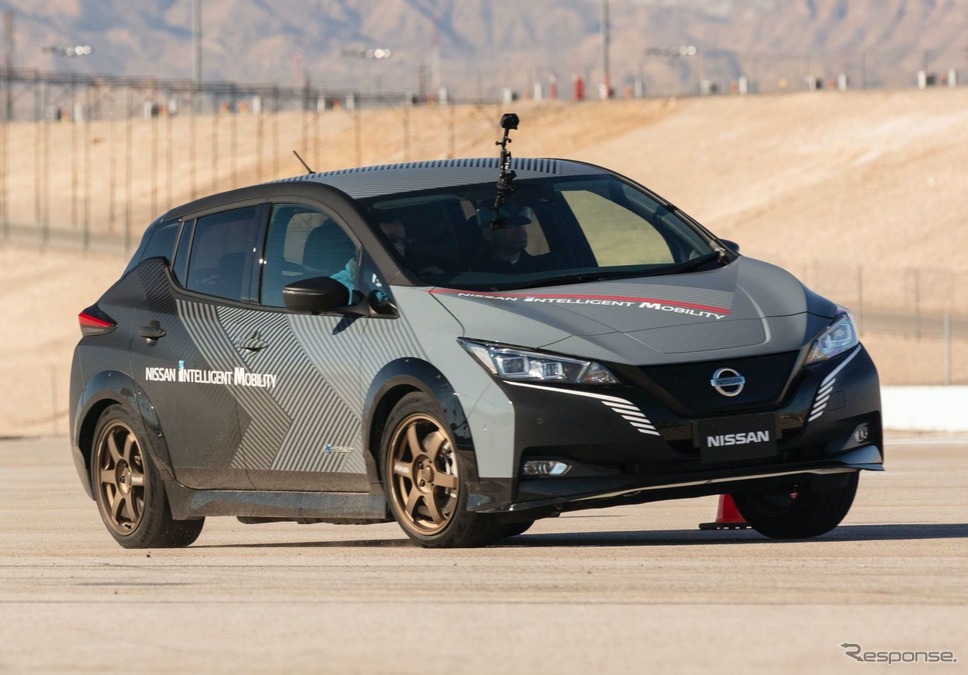 日産の次世代電動4WD「e-4ORCE」のテスト車両(リーフがベース)《photo by Nissan》