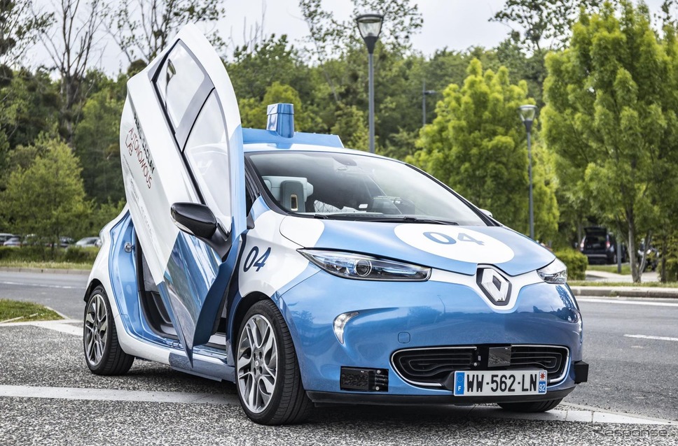 ルノー・ゾエ がベースの自動運転EV《photo by Renault》