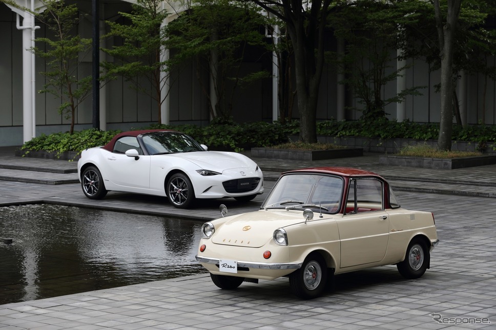 マツダロードスター100周年記念車とマツダR360クーペ《画像 マツダ》