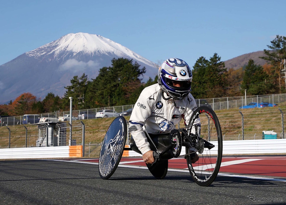 昨年11月、富士スピードウェイで開催された「SUPER GT×DTM特別交流戦」に参戦したときのアレックス・ザナルディ。《写真提供 BMW》