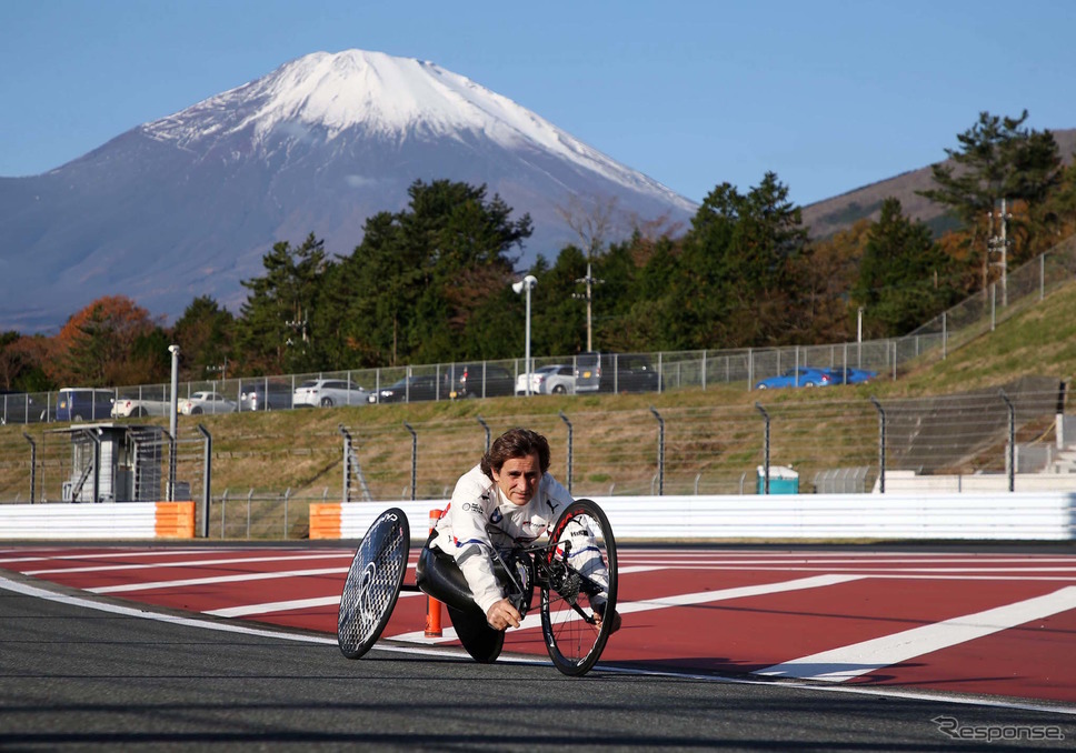 昨年11月、富士スピードウェイで開催された「SUPER GT×DTM特別交流戦」に参戦したときのアレックス・ザナルディ。《写真提供 BMW》