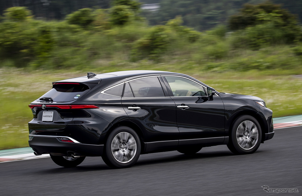トヨタ ハリアー 新型。写真はガソリン車(プロトタイプ)《撮影 山内潤也》