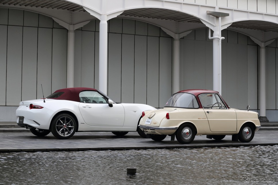 マツダ R360クーペ と ロードスター 100周年特別記念車《写真提供 マツダ》