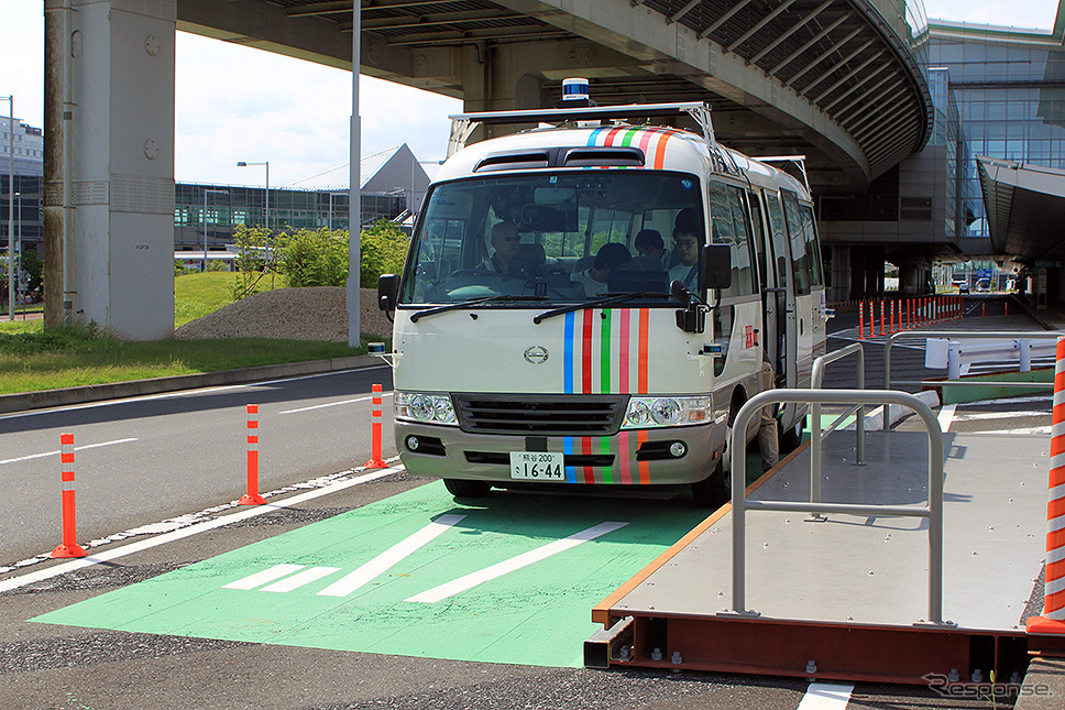 羽田空港 自動運転バス実証実験で計測を繰り返す埼玉工業大学自動運転AIバス(2020年6月21日)戦略的イノベーション創造プログラム(SIP)第2期)《撮影 大野雅人(Gazin Airlines)》