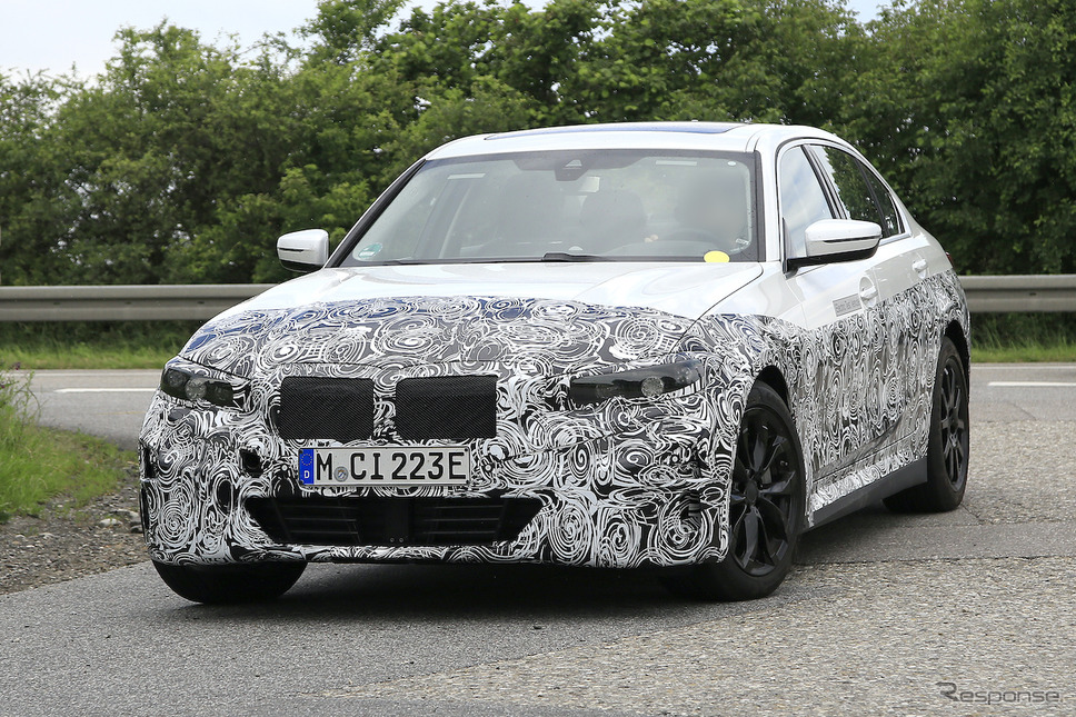 BMW 3シリーズ のEV版、市販型プロトタイプ(スクープ写真)《APOLLO NEWS SERVICE》