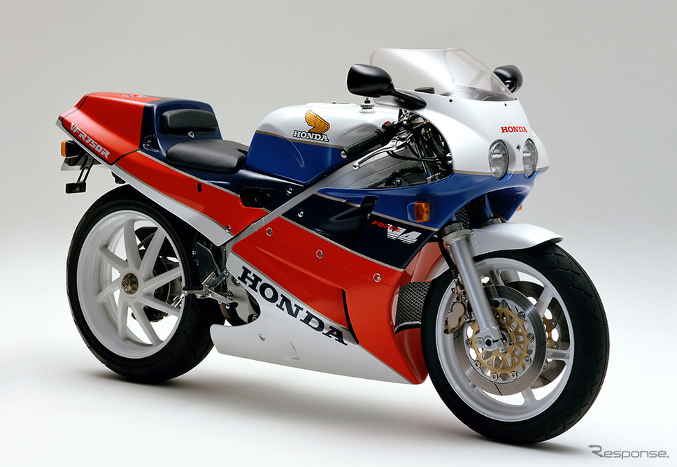 VFR750R（RC30）1987年《画像：本田技研工業》