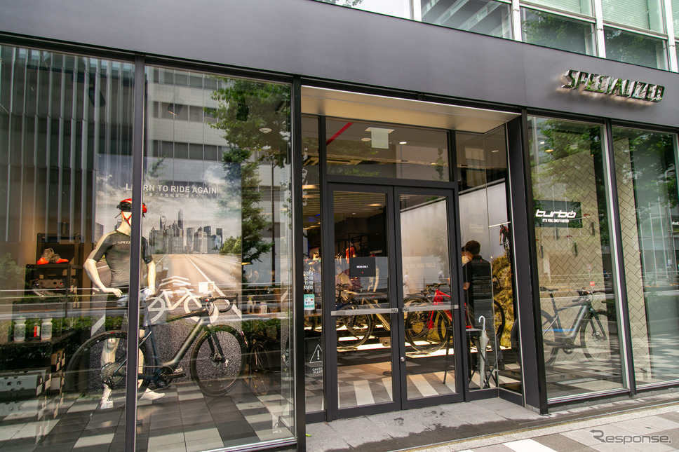 コンセプトストアのスペシャライズド銀座《写真撮影 二城利月》